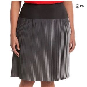 Lane Bryant Two Tone pleated Skirt NWT